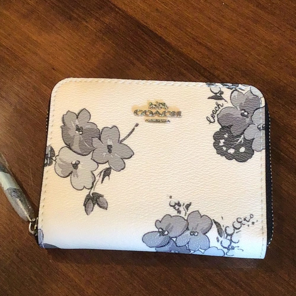 Coach Zip Around Wallet Fairy Tale Floral Print - Picture 3 of 6